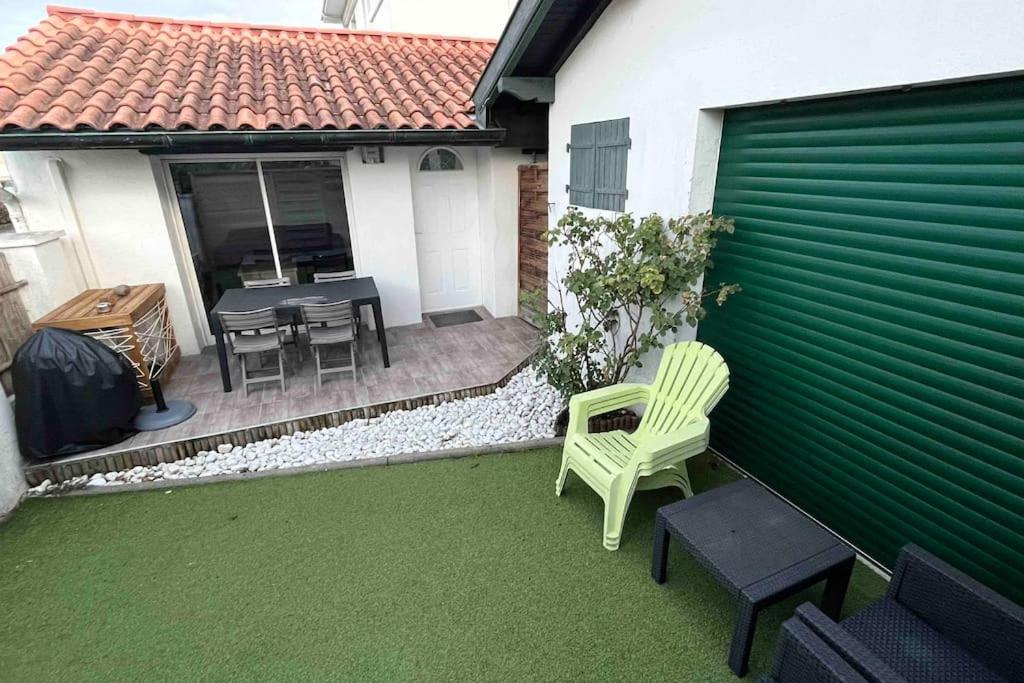 Holiday home Charmante Maisonette A 3,5km De L'ocean, En Coeur De